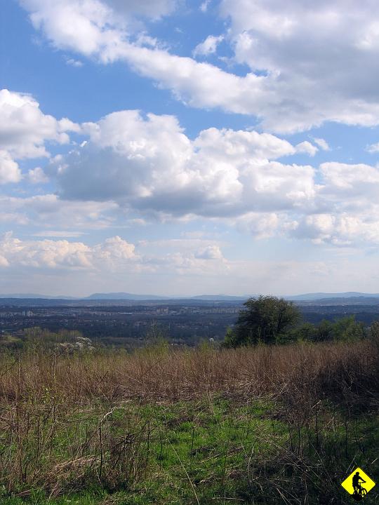 foto 067.jpg - ...dlatego, że dość dużo stąd widać, a jak jest naprawdę ładna pogoda to nawet tatry !